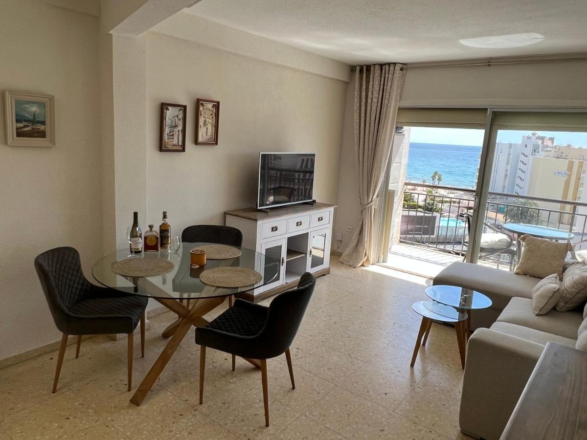 By The Beach, Sea View Apartment *
