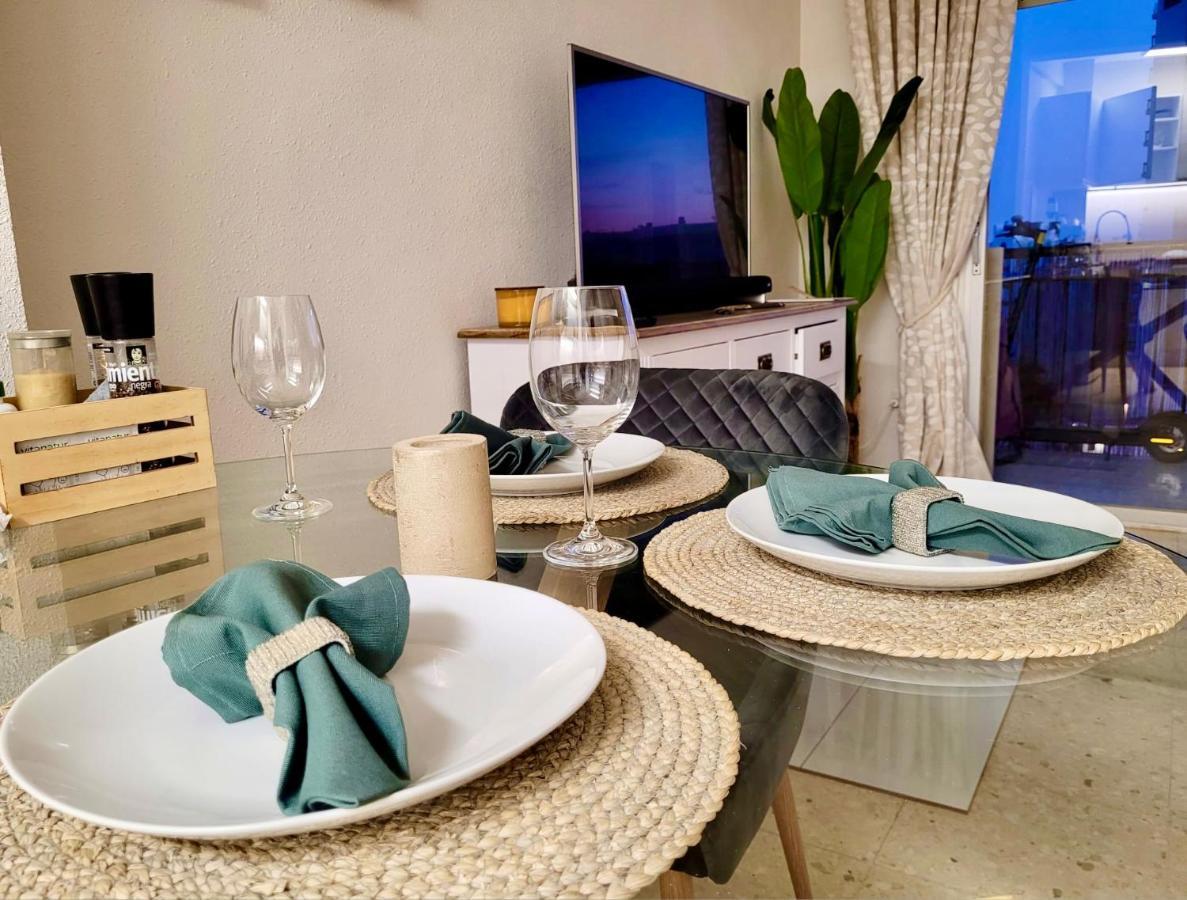 Apartamento By The Beach, Sea View *