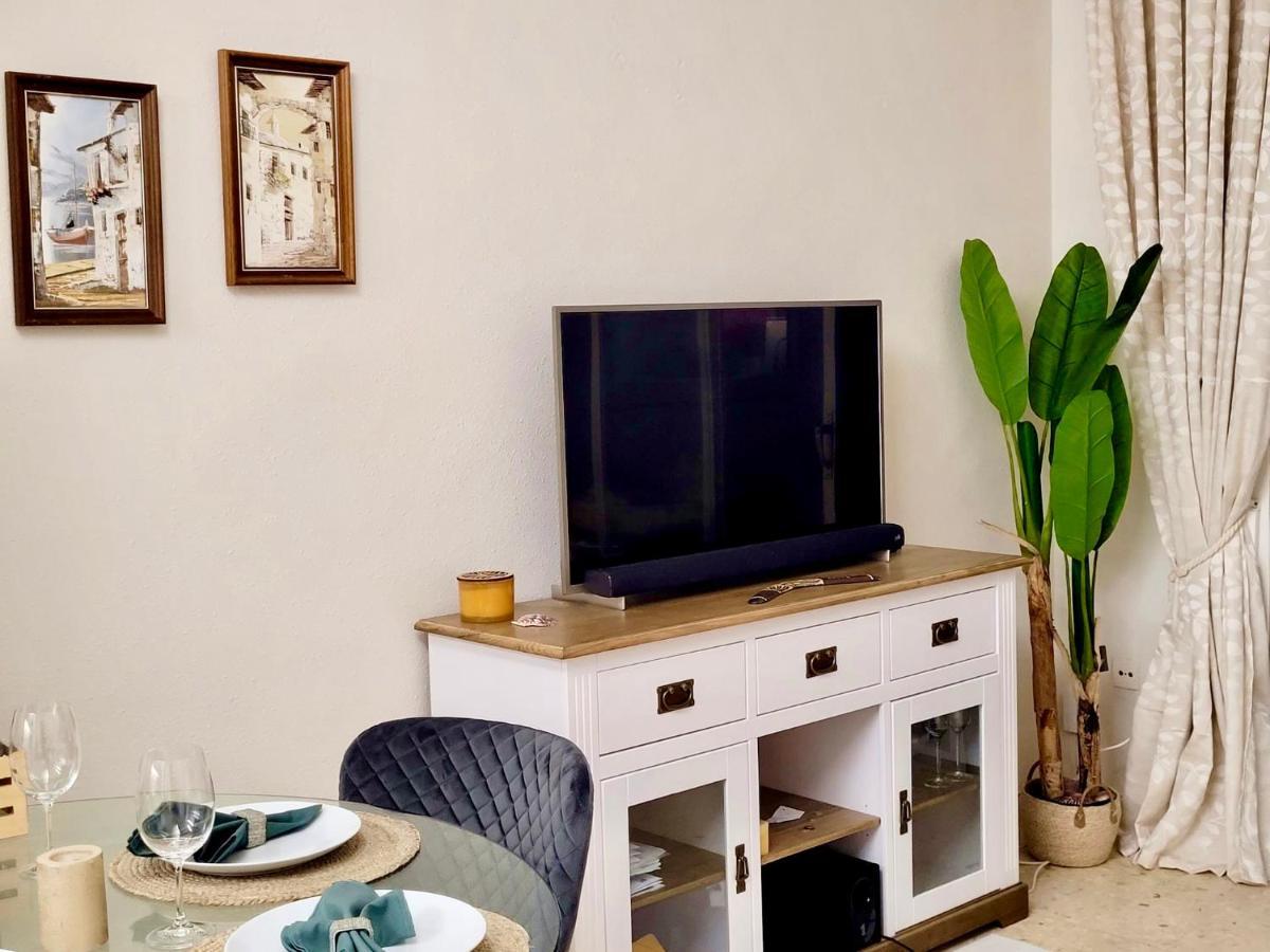 Apartament By The Beach, Sea View *